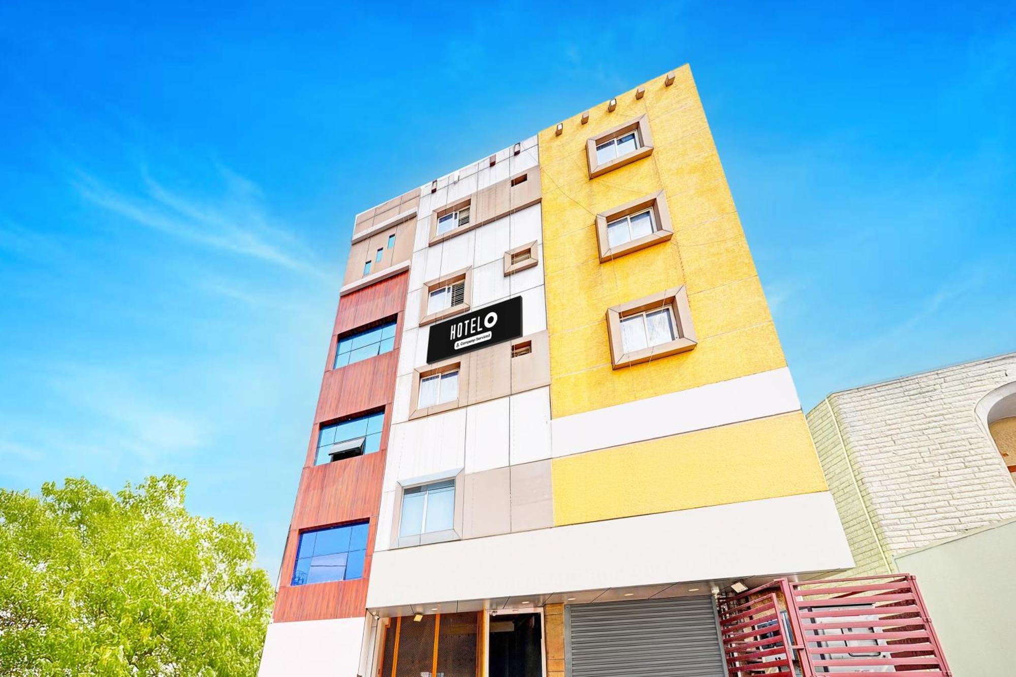 Super Hotel O Srigandhakavalu Formerly Chamundeshwari Lodging Jalahalli Bagian luar foto