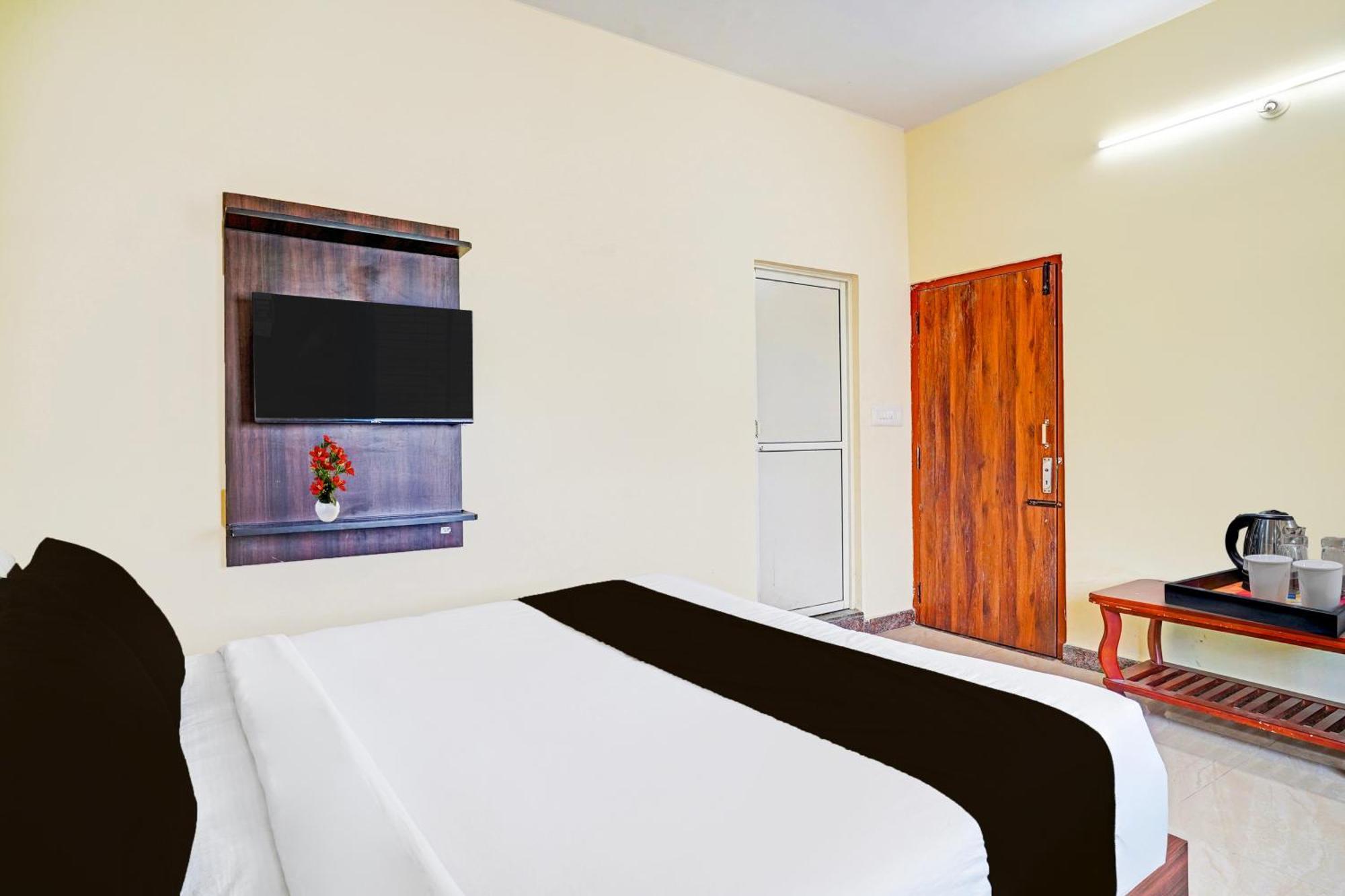 Super Hotel O Srigandhakavalu Formerly Chamundeshwari Lodging Jalahalli Bagian luar foto
